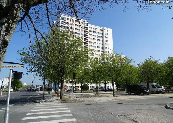 Poitiers Appartement T2 A 15 Mn Du Futuroscope